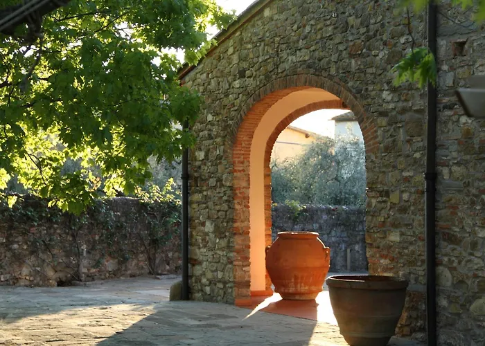 Podere Fichereto Casa in pietra sulle Colline di Firenze con Oliveto e Parcheggio